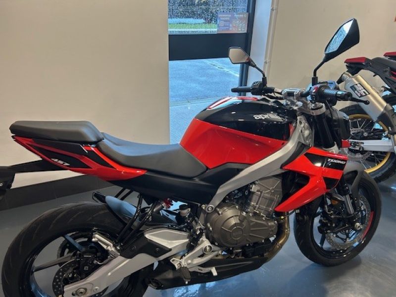 Aprilia TUONO 457